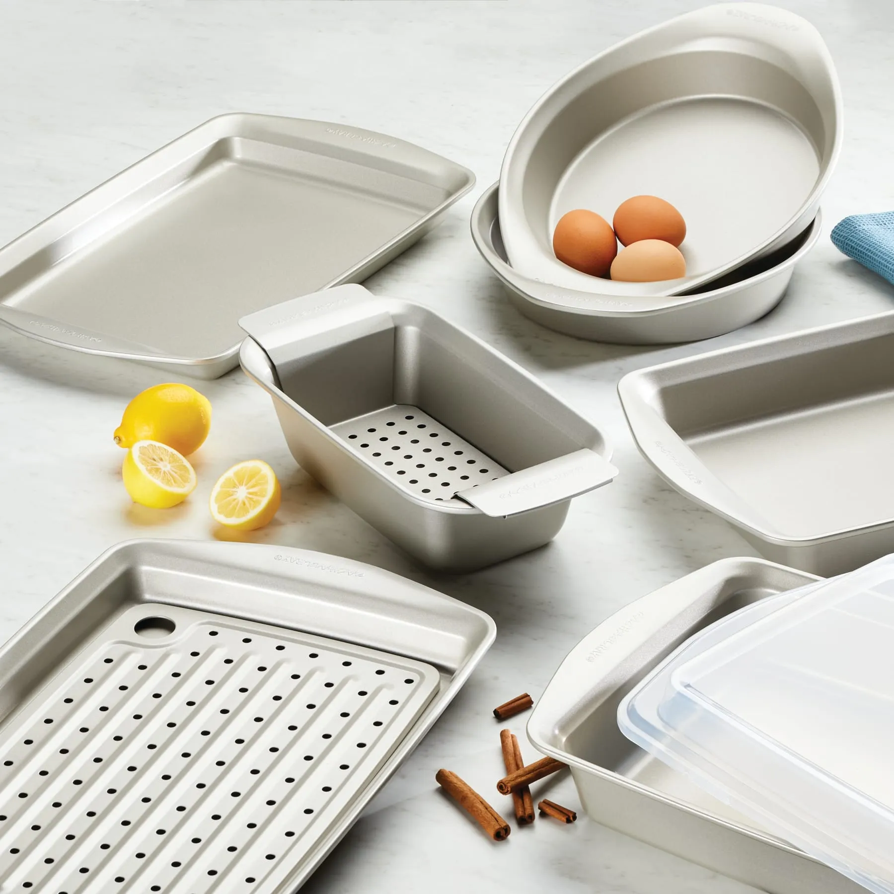 10-Piece Nonstick Bakeware Set