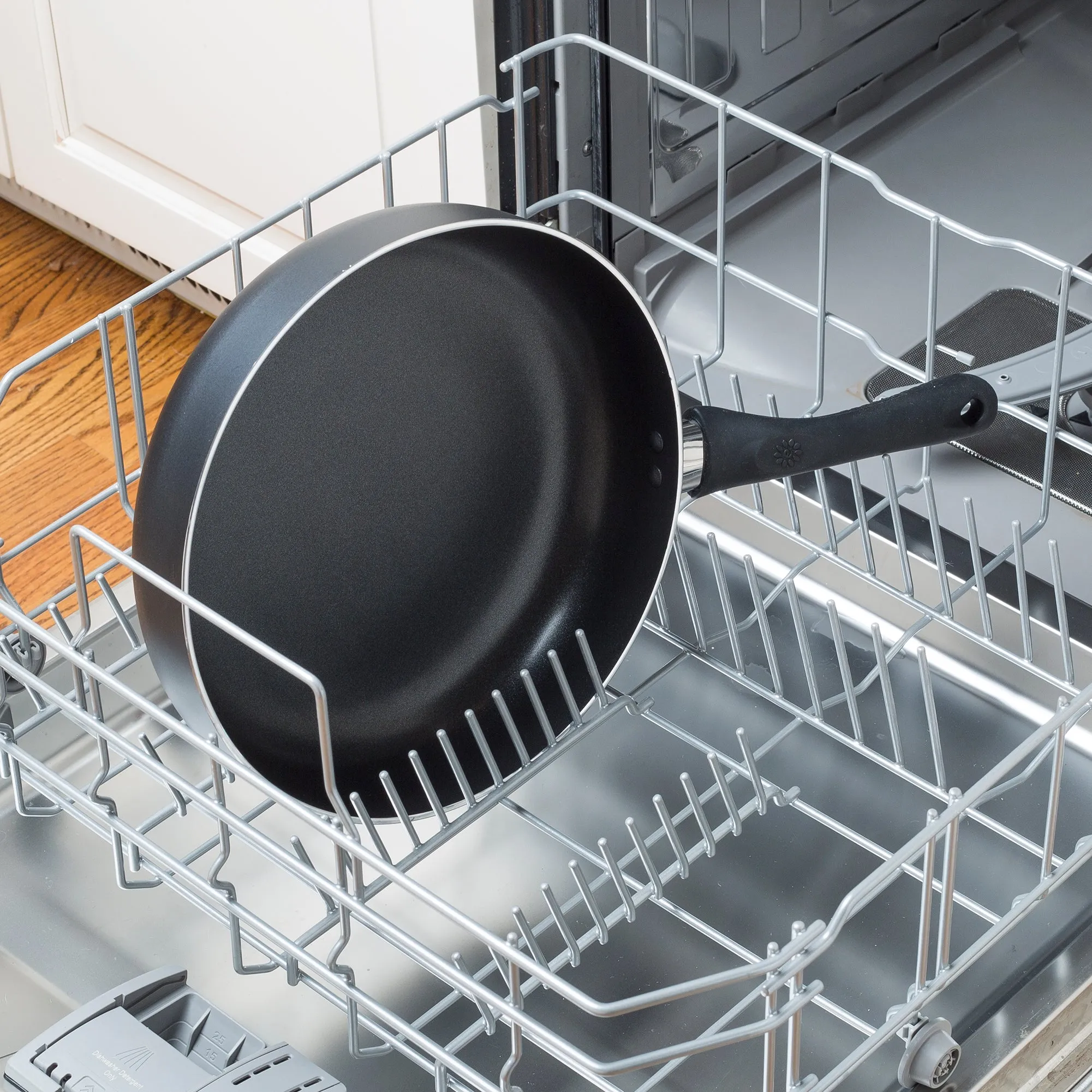 Evolve Deep Chef Pan, 11 Inch, Black - Ecolution