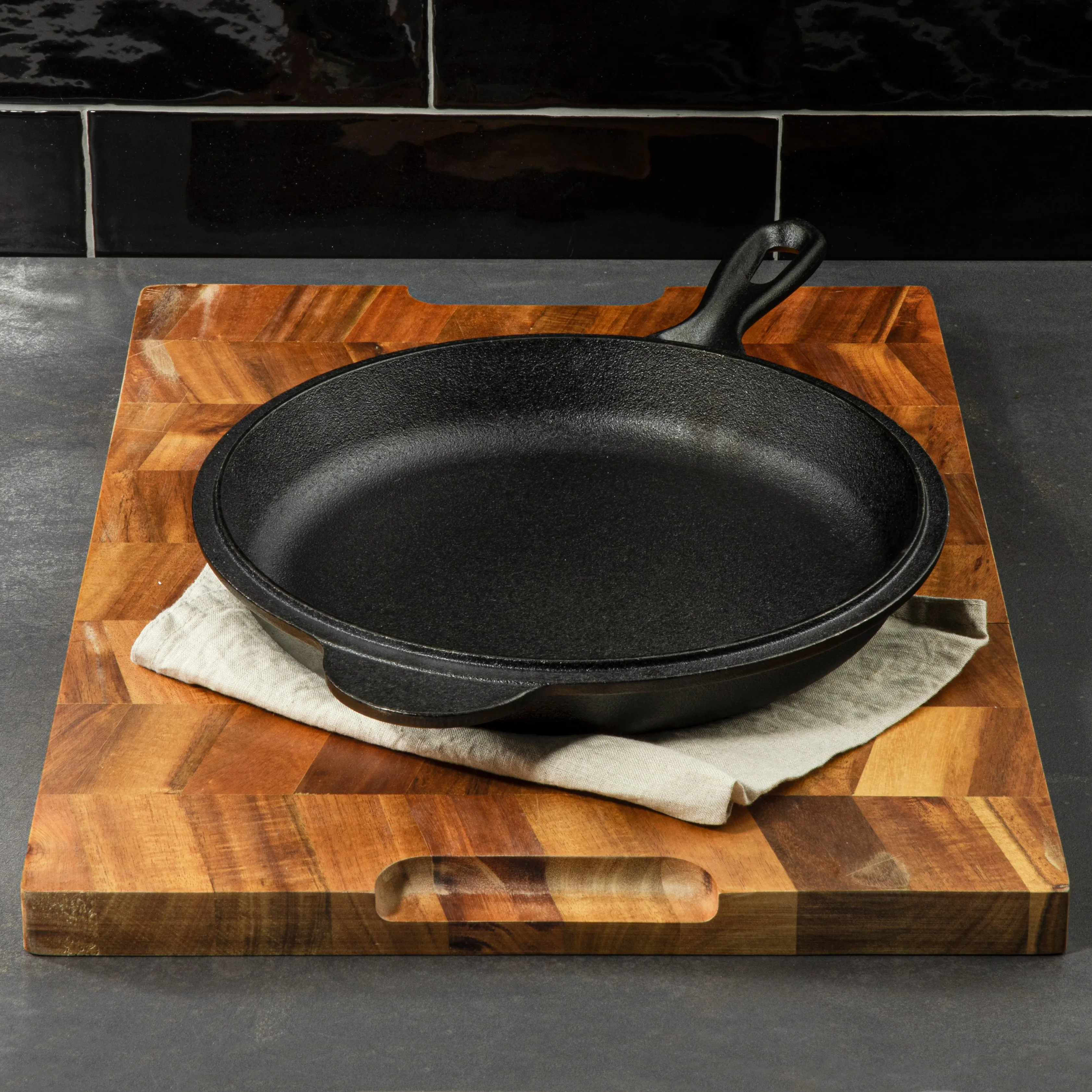 Granitestone 2-in-1 Heavy Duty Cast Iron Dutch Oven
