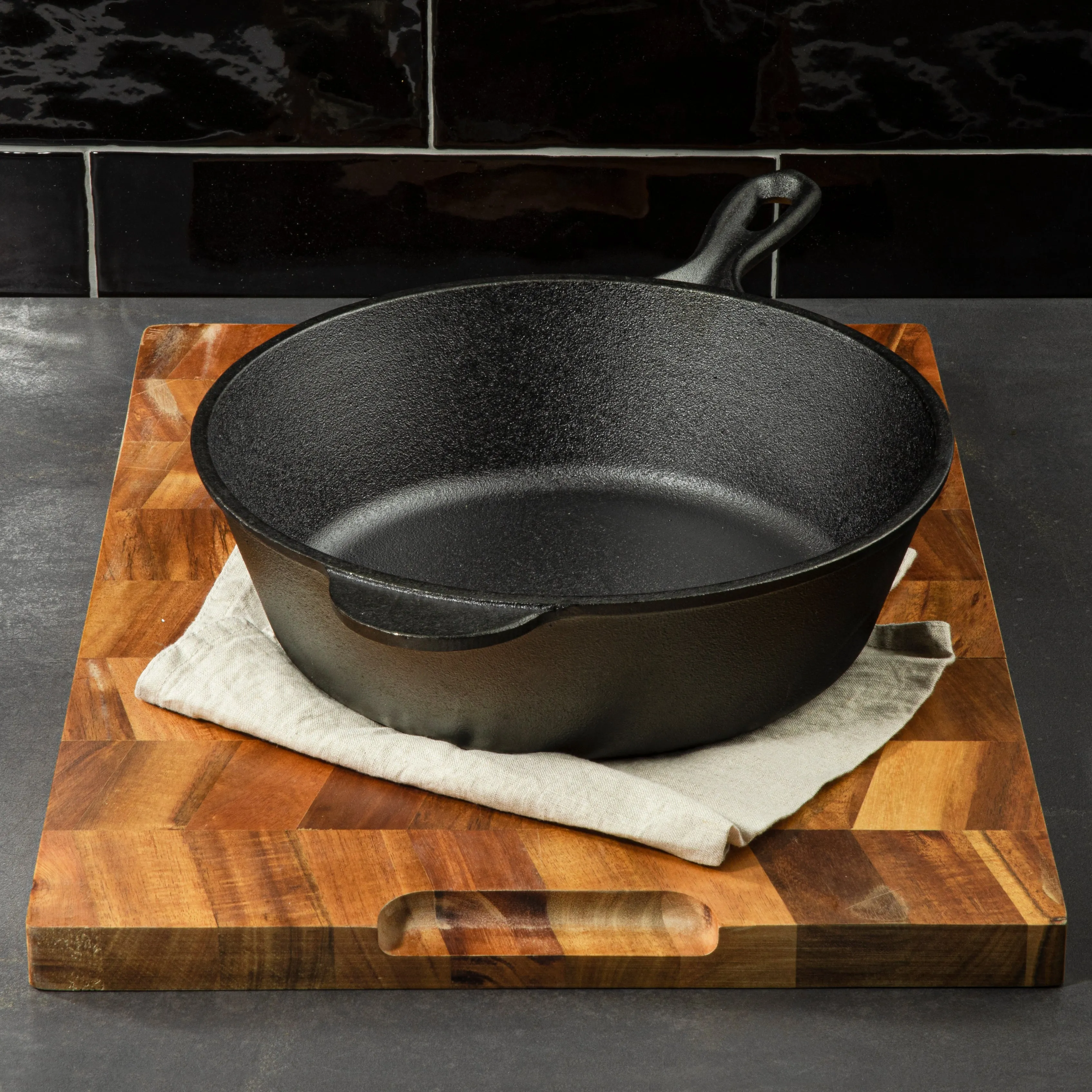 Granitestone 2-in-1 Heavy Duty Cast Iron Dutch Oven