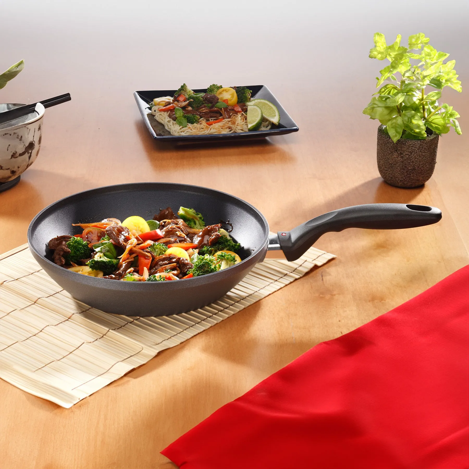 HD Nonstick Stir-Fry Pan with Glass Lid - Induction