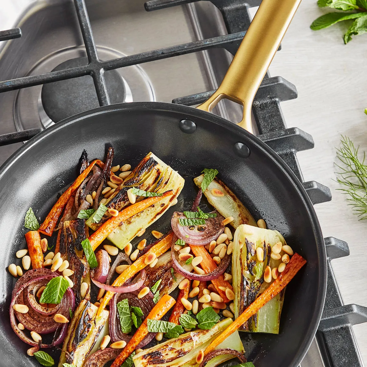 Reserve Ceramic Nonstick 12" Frypan with Lid and Helper Handle | Black
