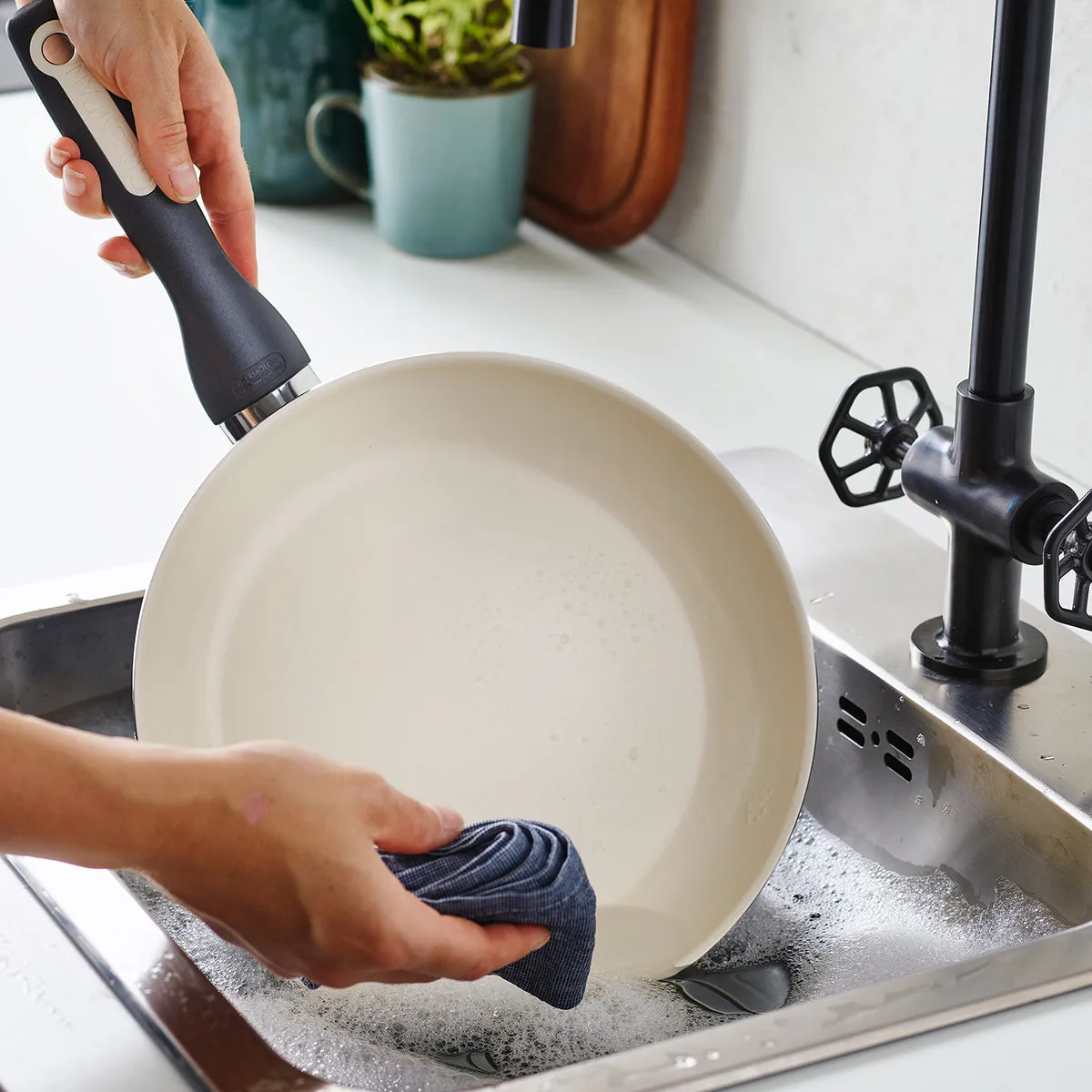 Rio Ceramic Nonstick 7" Frypan | Black