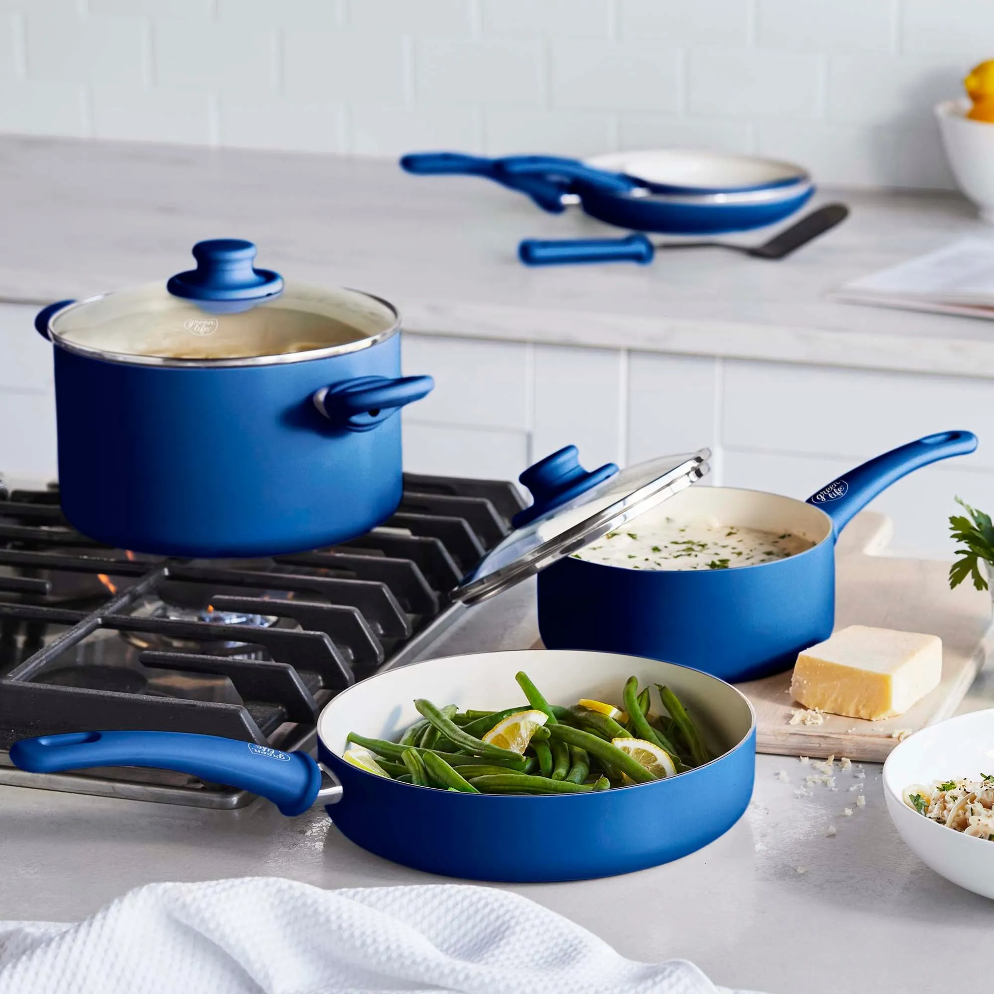 Soft Grip 16-Piece Cookware Set