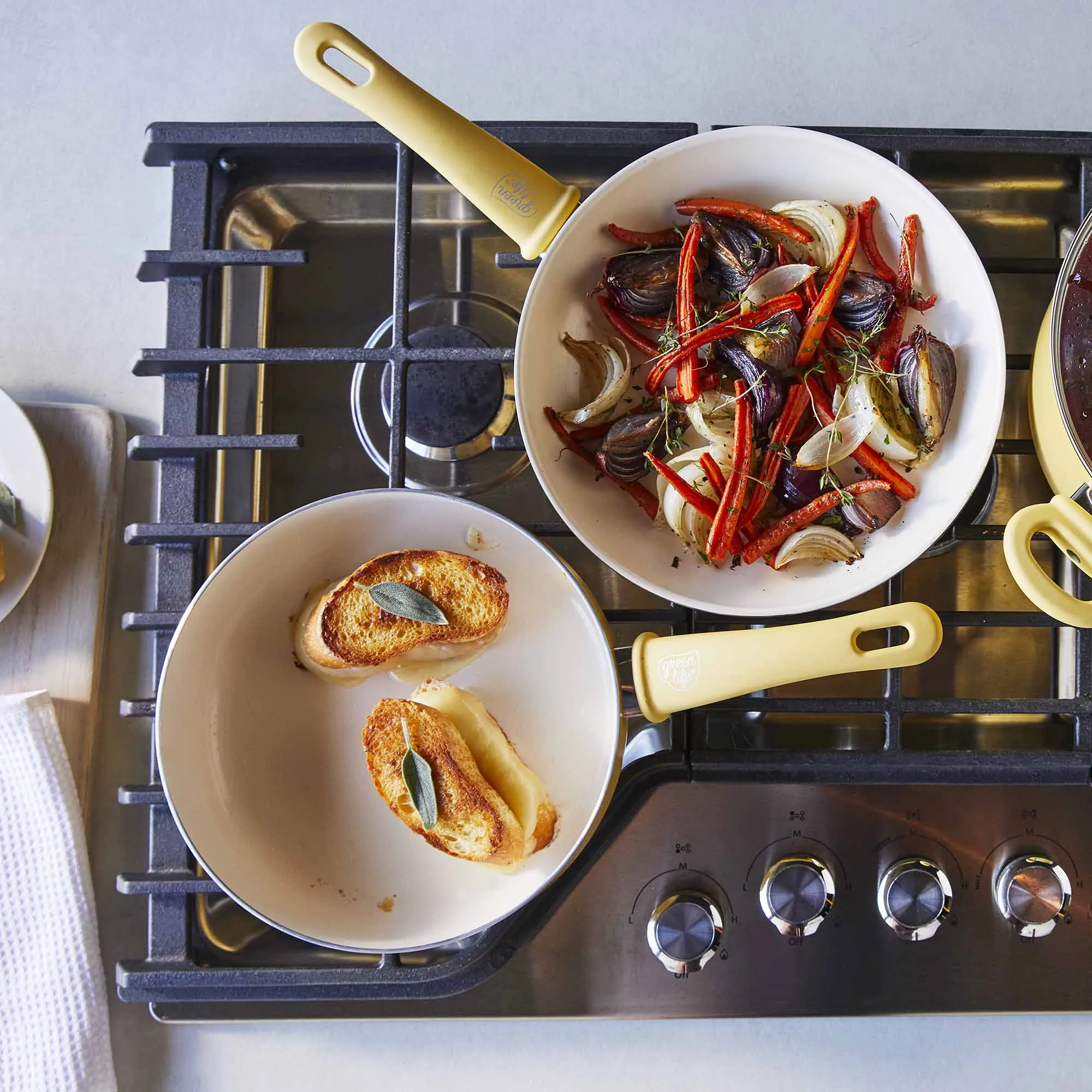 Soft Grip 16-Piece Cookware Set