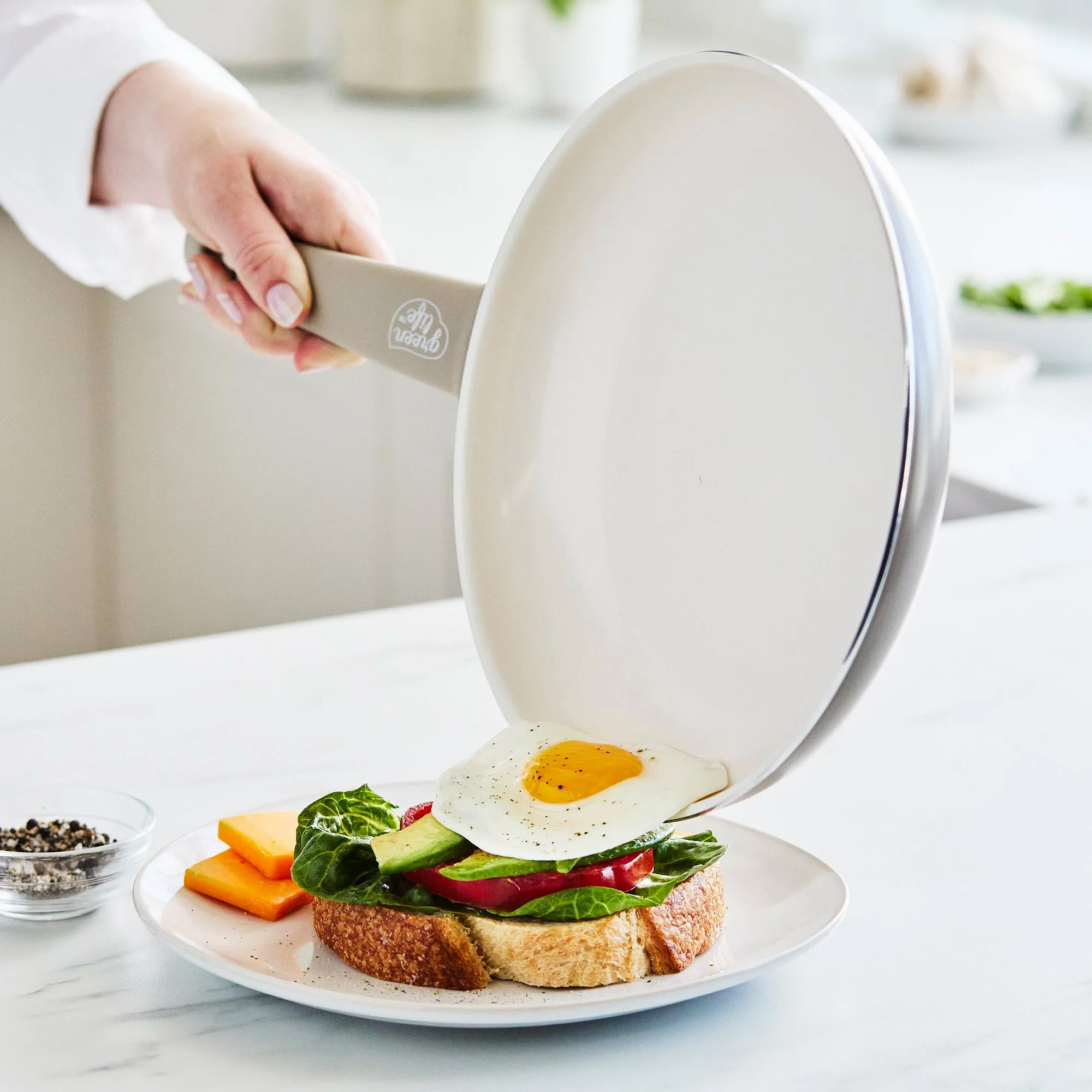 Soft Grip 16-Piece Cookware Set