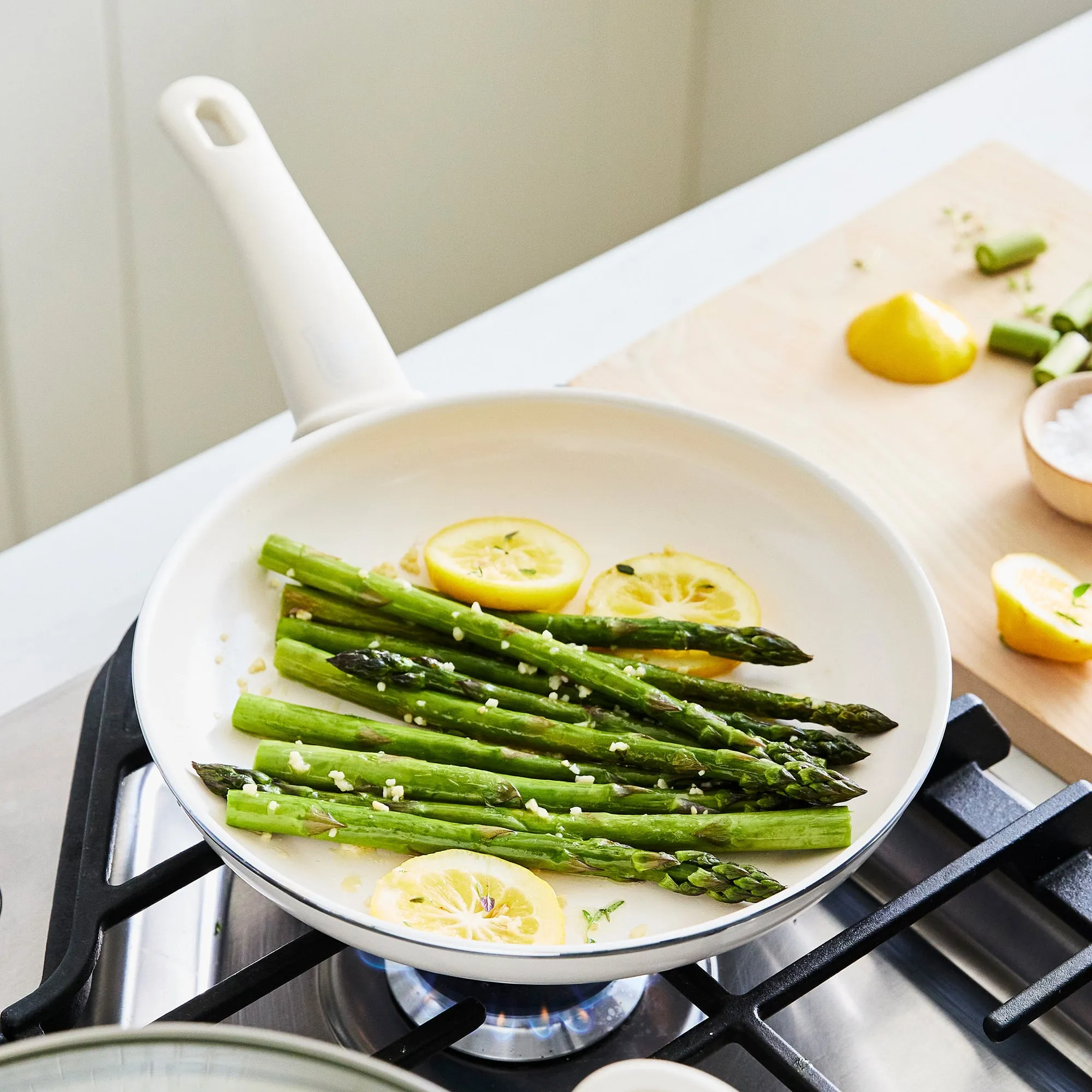 Soft Grip 16-Piece Cookware Set