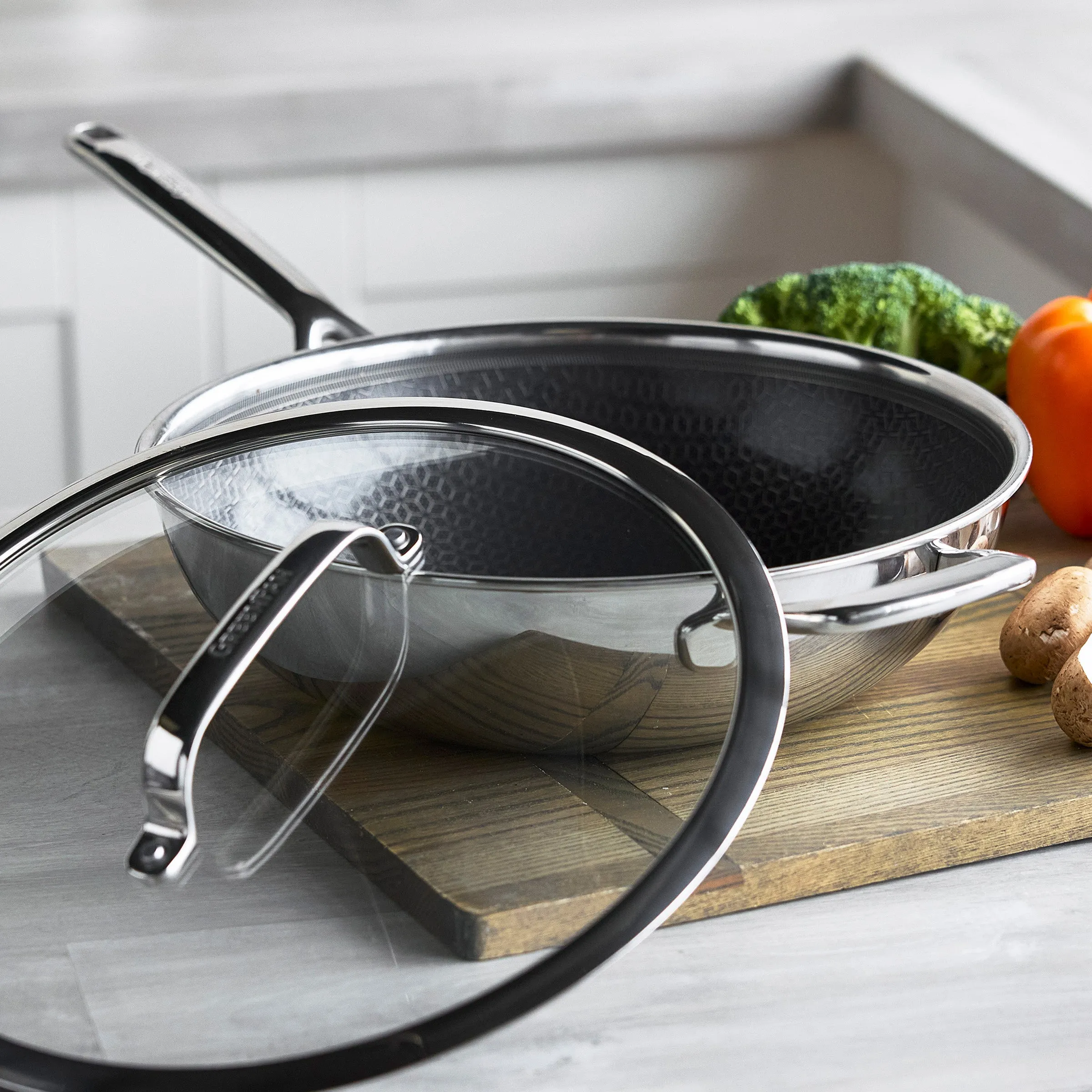 Spectra Thermobond Hybrid Ceramic Nonstick 12" Wok with Lid
