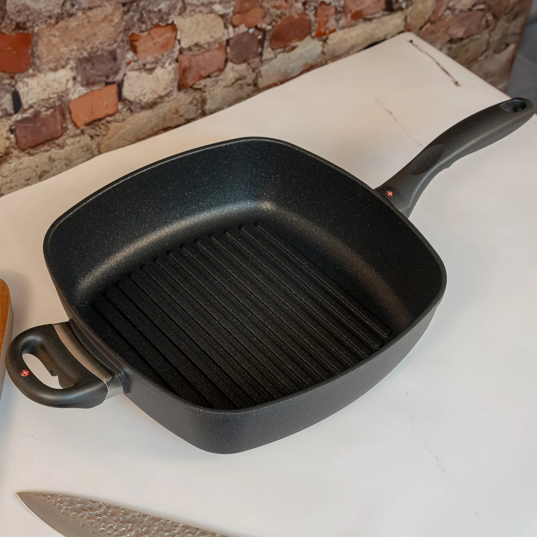 XD Nonstick 11" x 11" Deep Square Grill Pan