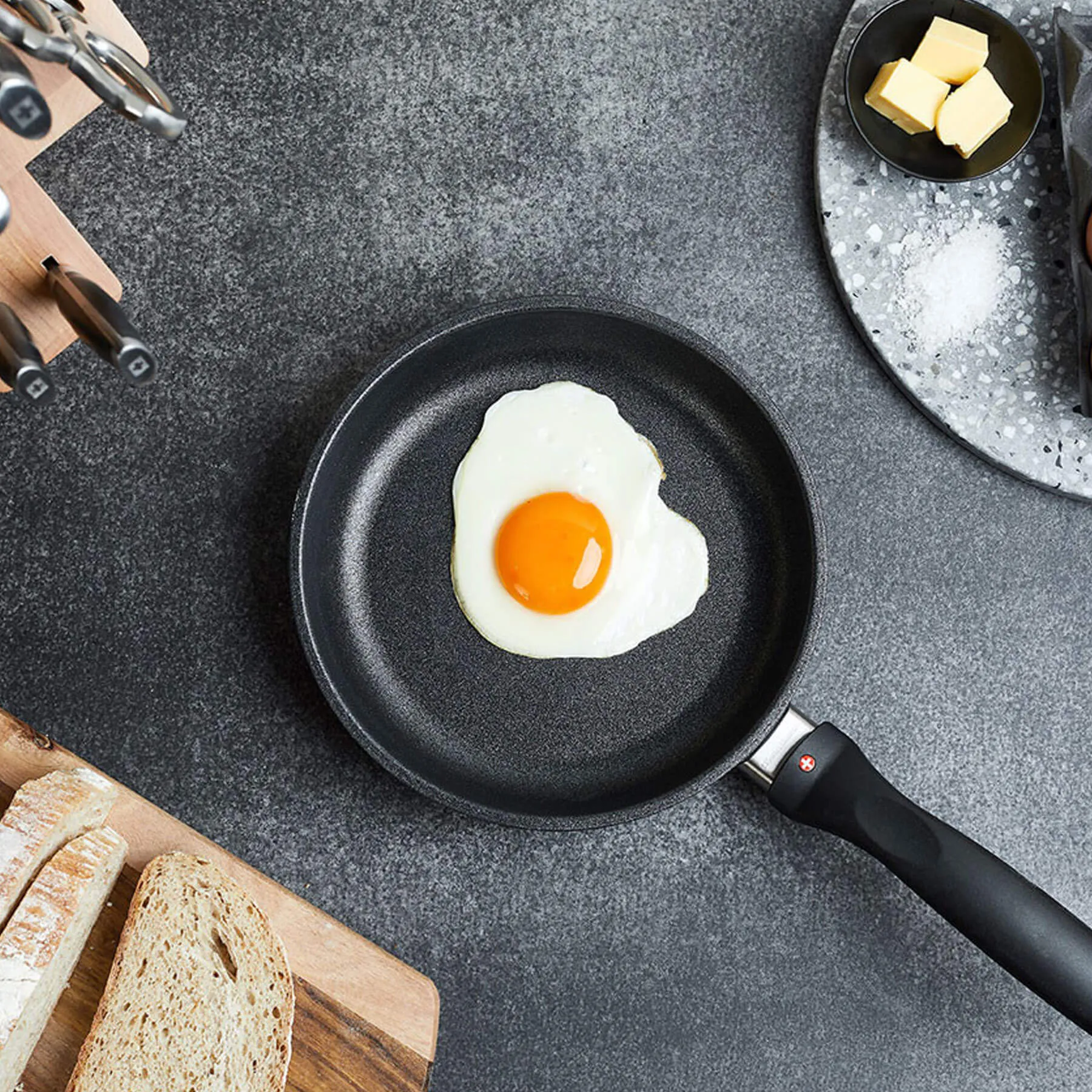 XD Nonstick Fry Pan with Glass Lid