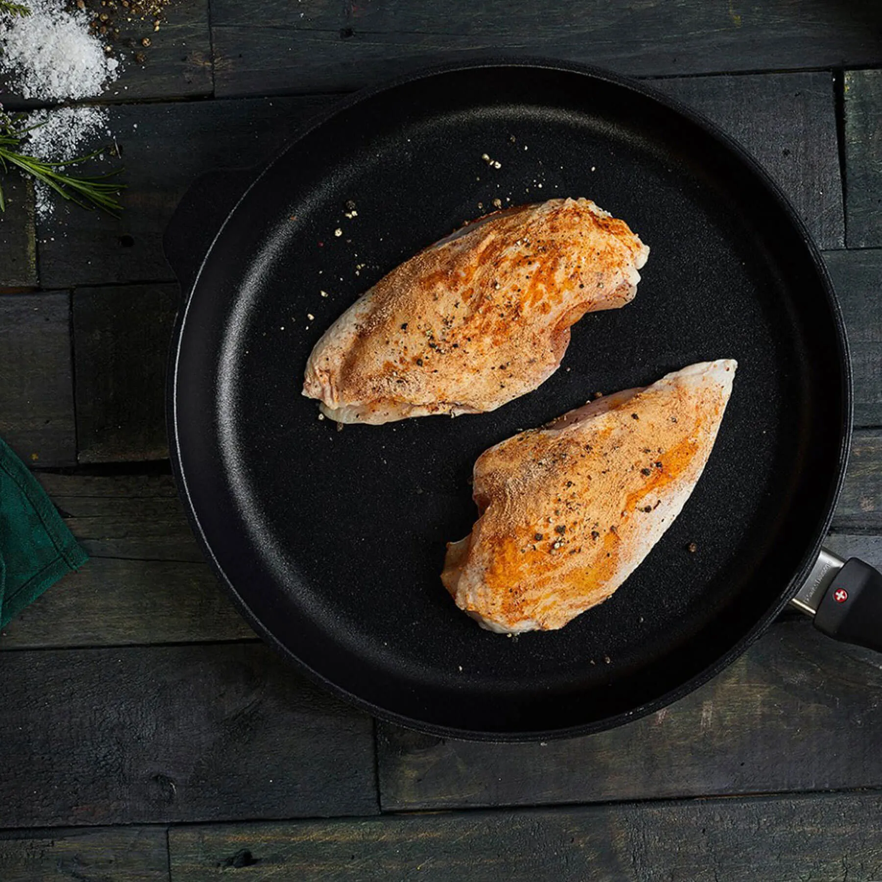 XD Nonstick Fry Pan with Glass Lid
